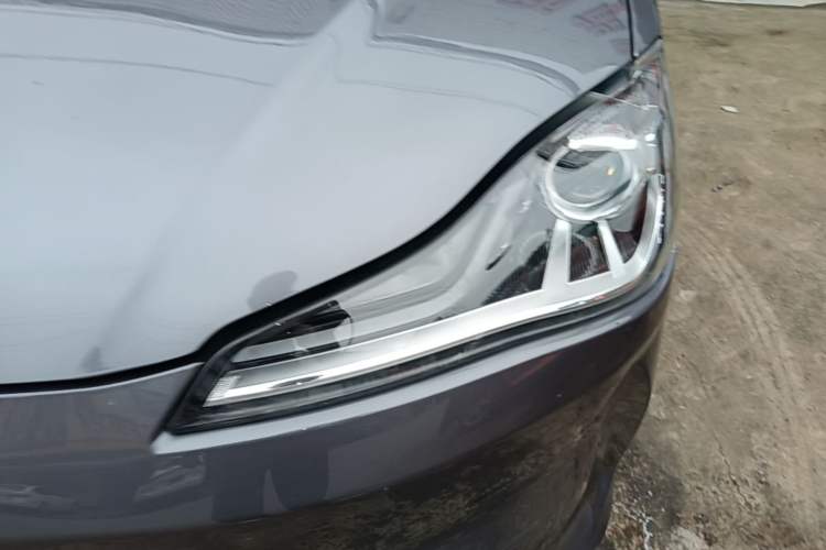 Used NETA V 2021 Standard Range Entertainment Version – Upgraded Model Left Front Headlight