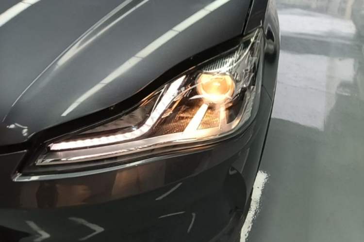 Used NETA V 2021 Standard Range Entertainment Edition Left Front Headlight
