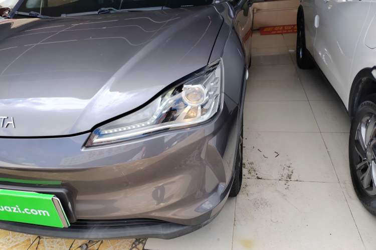 Used NETA V 2021 Standard Range Entertainment Version – Upgraded Model Left Front Headlight