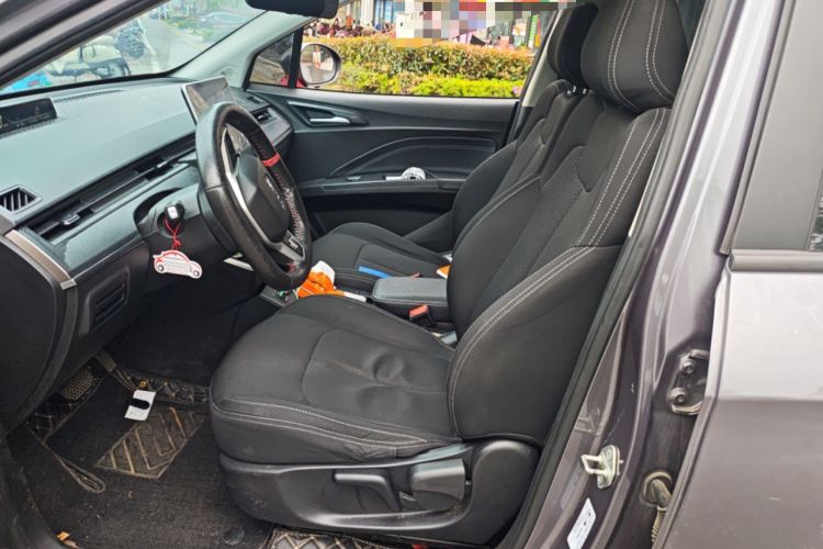 Used NETA V 2021 Standard Range Entertainment Version – Upgraded Model Left Front Seat