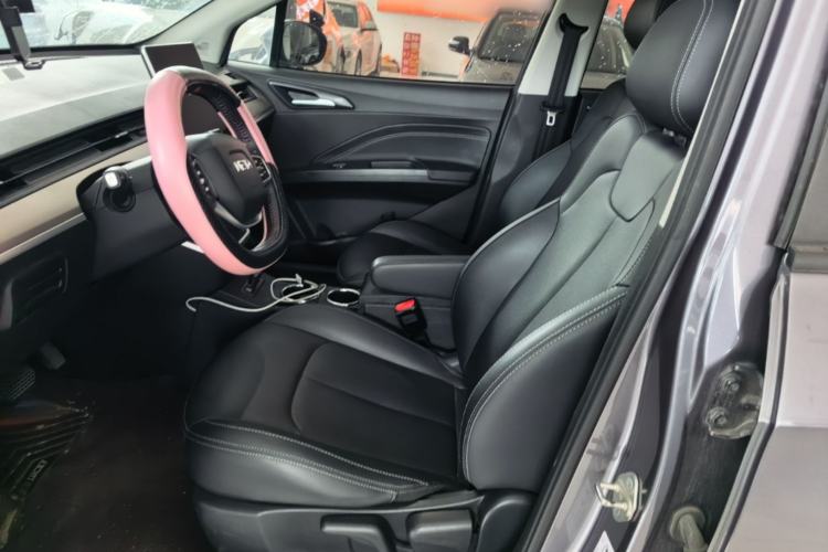 Used NETA V 2021 Long-Range Entertainment Edition Upgrade Model Left Front Seat