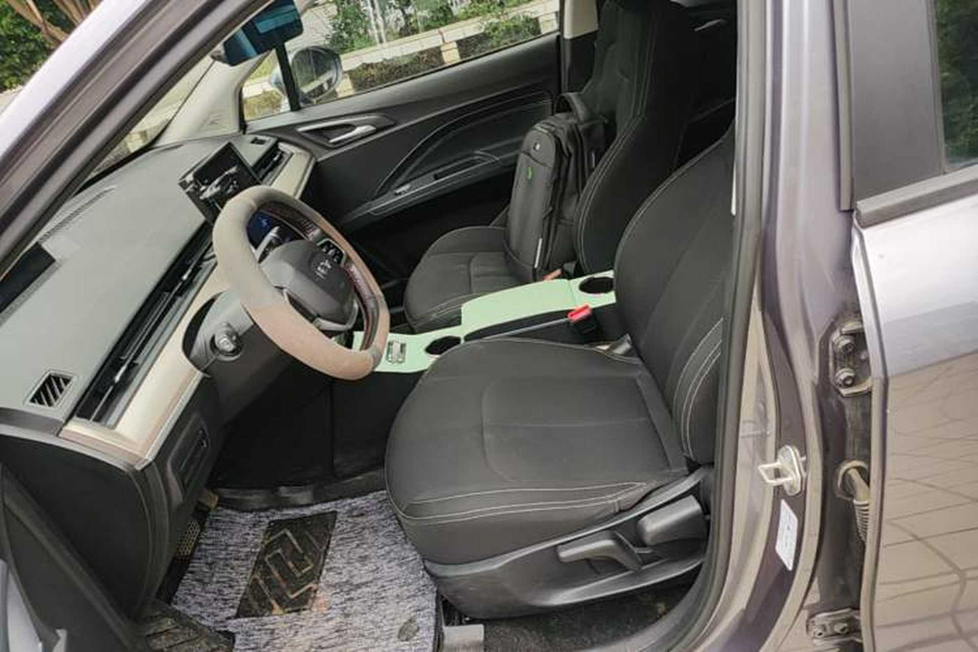 Used NETA V 2021 Standard Range Entertainment Version – Upgraded Model Left Front Seat