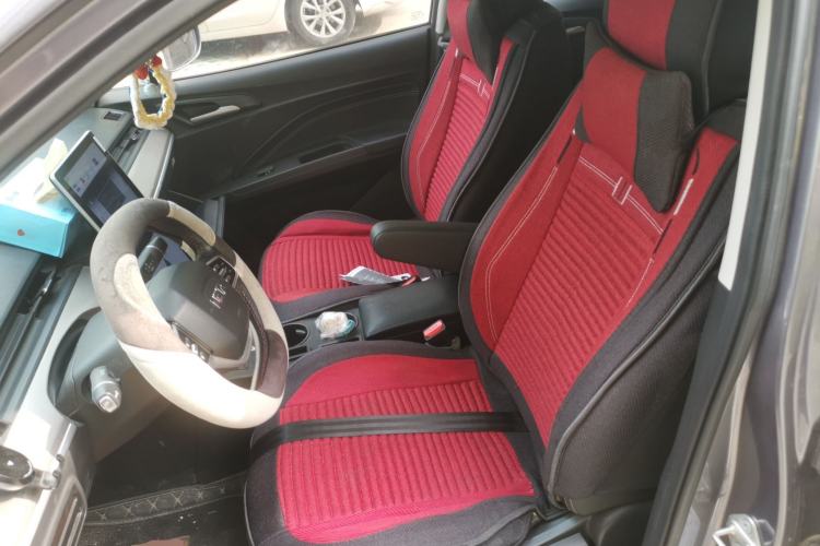 Used NETA V 2021 Long-Range Entertainment Edition Upgrade Model Left Front Seat