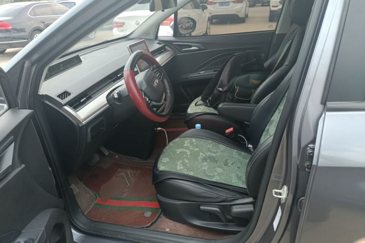 Used NETA V 2021 Long-Range Entertainment Edition Left Front Seat