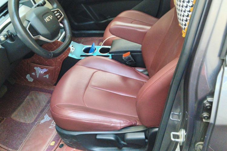 Used NETA V 2021 Standard Range Entertainment Version – Upgraded Model Left Front Seat