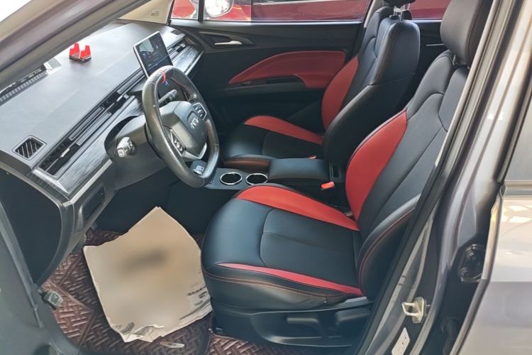 Used NETA V 2021 Long-Range Entertainment Edition Left Front Seat