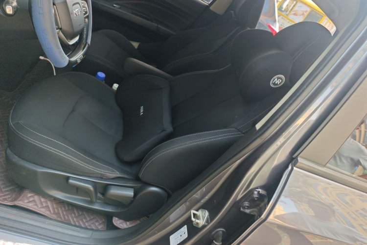 Used NETA V 2021 Standard Range Entertainment Edition Left Front Seat