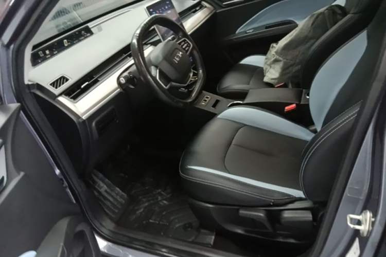 Used NETA V 2021 Standard Range Entertainment Edition Left Front Seat