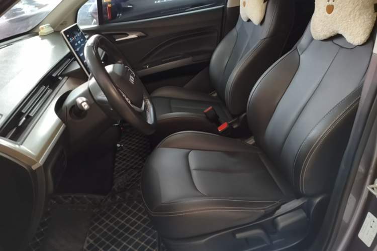 Used NETA V 2021 Long-Range Entertainment Edition Left Front Seat