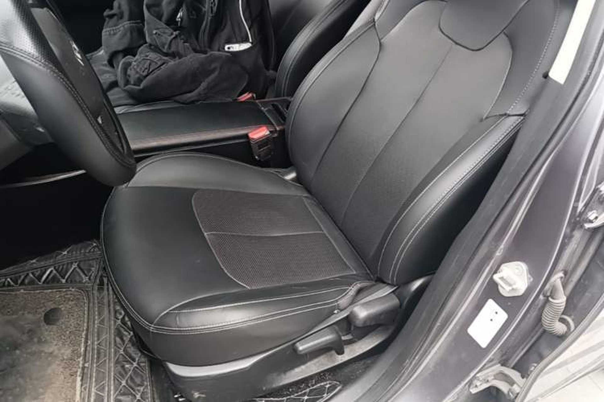 Used NETA V 2021 Long-Range Entertainment Edition Left Front Seat