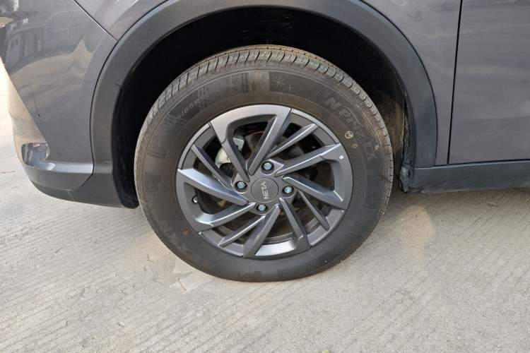 Used NETA V 2021 Standard Range Entertainment Version – Upgraded Model Left Front Wheel Hub