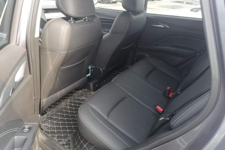 Used NETA V 2021 Long-Range Entertainment Edition Upgrade Model Left Rear Seat