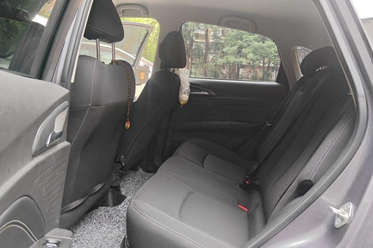 Used NETA V 2021 Standard Range Entertainment Version – Upgraded Model Left Rear Seat