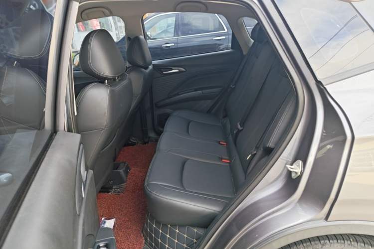 Used NETA V 2021 Long-Range Entertainment Edition Upgrade Model Left Rear Seat