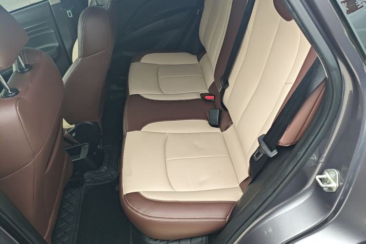 Used NETA V 2021 Long-Range Entertainment Edition Upgrade Model Left Rear Seat