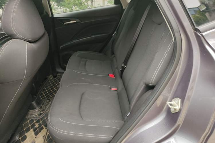 Used NETA V 2021 Standard Range Entertainment Version – Upgraded Model Left Rear Seat