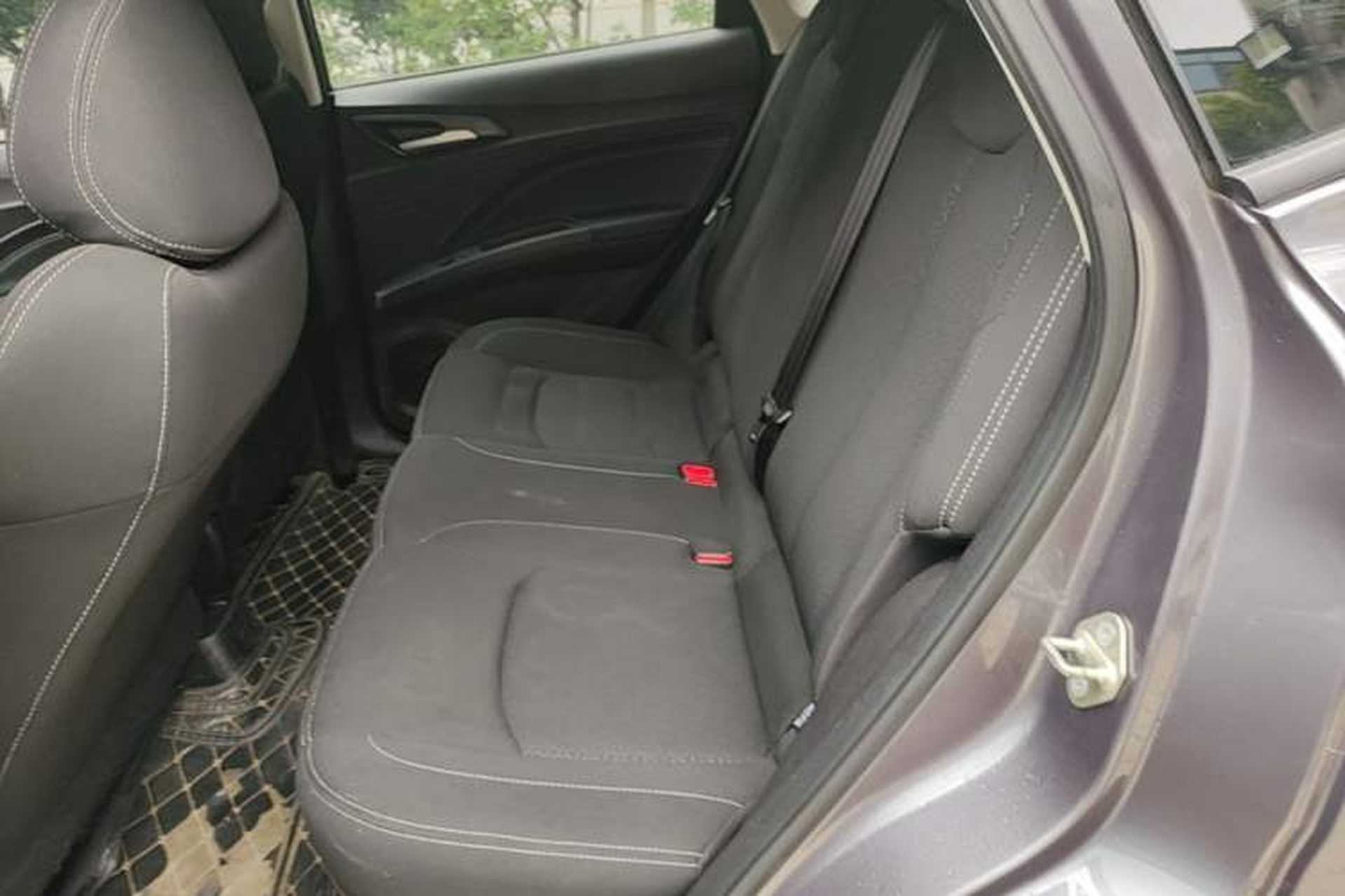 Used NETA V 2021 Standard Range Entertainment Version – Upgraded Model Left Rear Seat