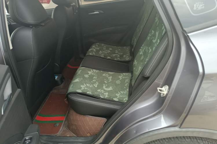 Used NETA V 2021 Long-Range Entertainment Edition Left Rear Seat