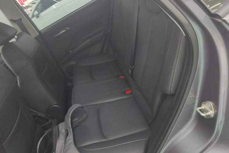 Used NETA V 2021 Long-Range Entertainment Edition Upgrade Model Left Rear Seat