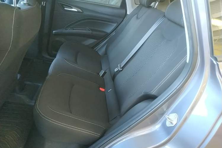 Used NETA V 2021 Standard Range Entertainment Version – Upgraded Model Left Rear Seat