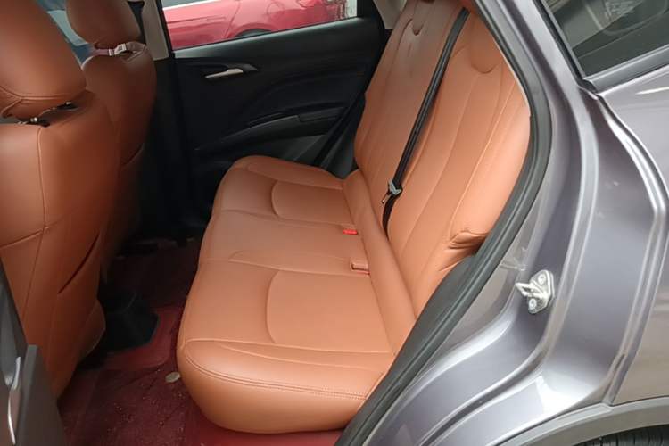 Used NETA V 2021 Standard Range Entertainment Version – Upgraded Model Left Rear Seat