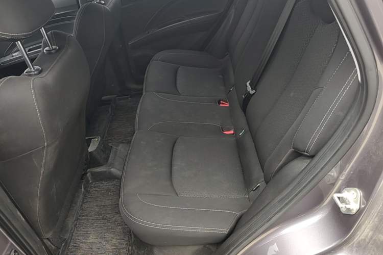 Used NETA V 2021 Standard Range Entertainment Version – Upgraded Model Left Rear Seat