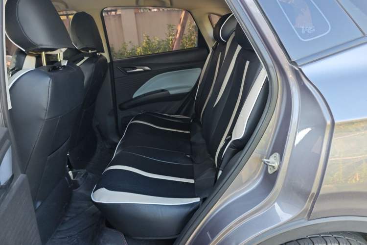 Used NETA V 2021 Long-Range Entertainment Edition Left Rear Seat