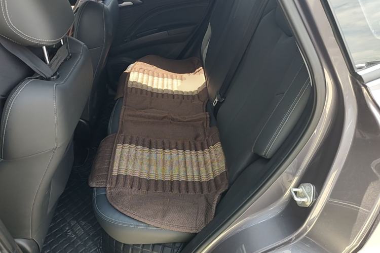 Used NETA V 2021 Standard Range Entertainment Version – Upgraded Model Left Rear Seat