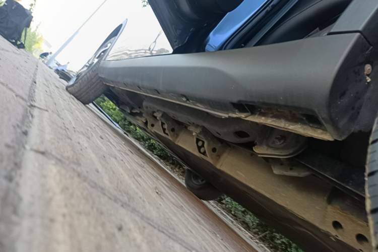 Used NETA V 2021 Long-Range Entertainment Edition Left Side Sill