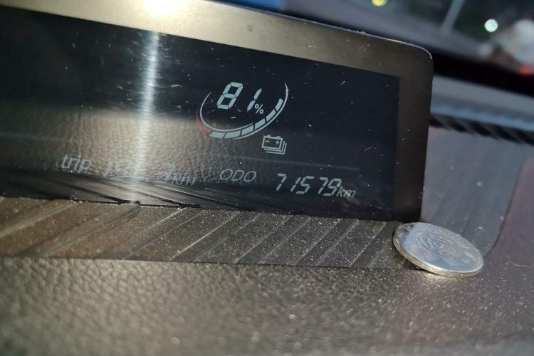 Used NETA V 2021 Standard Range Entertainment Edition Odometer Close Up
