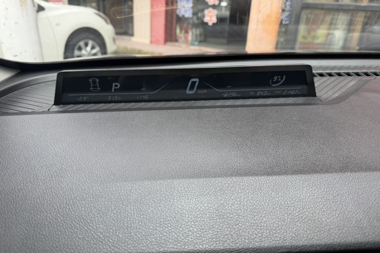 Used NETA V 2021 Standard Range Entertainment Version – Upgraded Model Odometer Close Up
