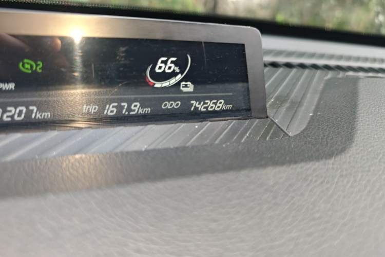 Used NETA V 2021 Standard Range Entertainment Edition Odometer Close Up