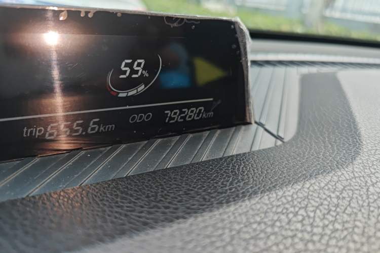 Used NETA V 2021 Standard Range Entertainment Version – Upgraded Model Odometer Close Up