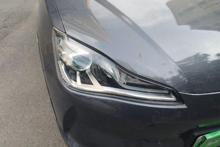 Used NETA V 2021 Standard Range Entertainment Version – Upgraded Model Right Front Headlight