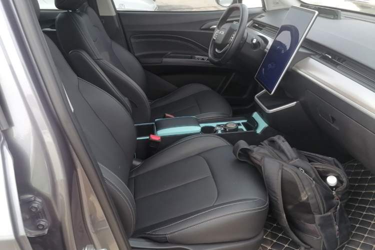 Used NETA V 2021 Long-Range Entertainment Edition Upgrade Model Right Front Seat