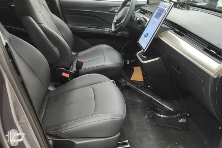Used NETA V 2021 Long-Range Entertainment Edition Upgrade Model Right Front Seat
