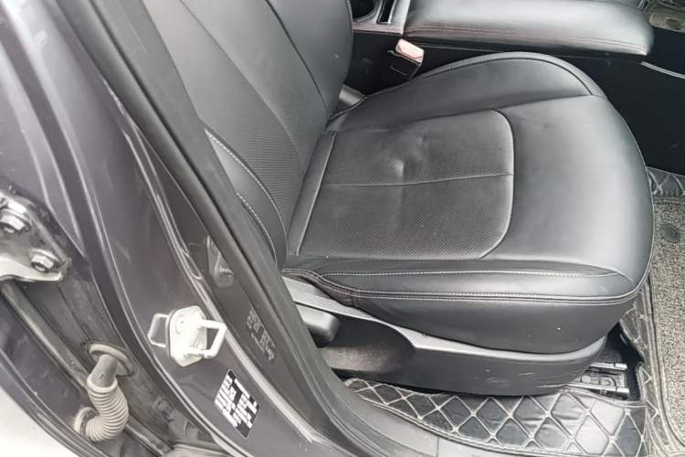 Used NETA V 2021 Long-Range Entertainment Edition Right Front Seat