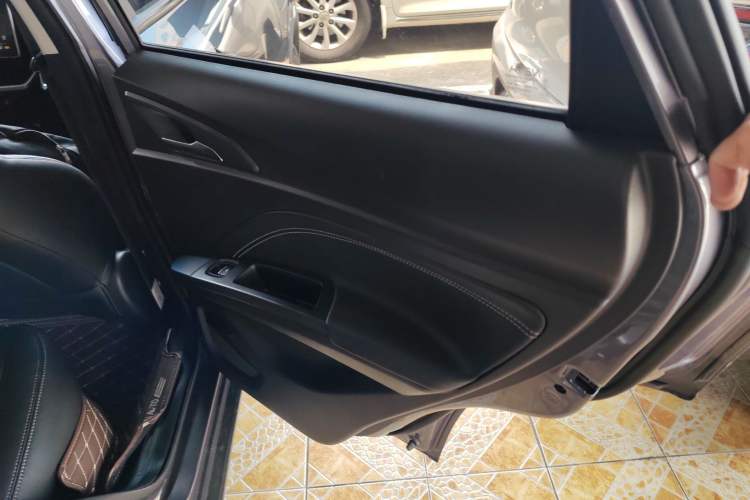 Used NETA V 2021 Standard Range Entertainment Version – Upgraded Model Right Rear Door Interior