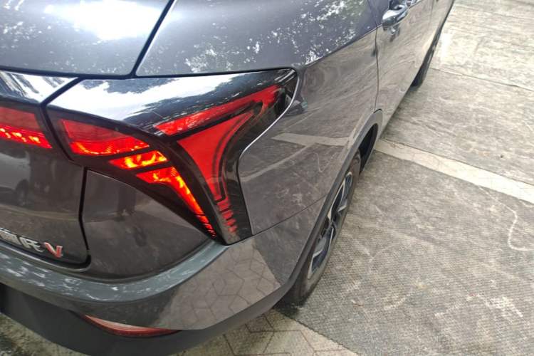 Used NETA V 2021 Long-Range Entertainment Edition Upgrade Model Right Rear Taillight