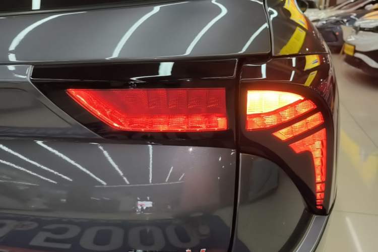 Used NETA V 2021 Long-Range Entertainment Edition Upgrade Model Right Rear Taillight