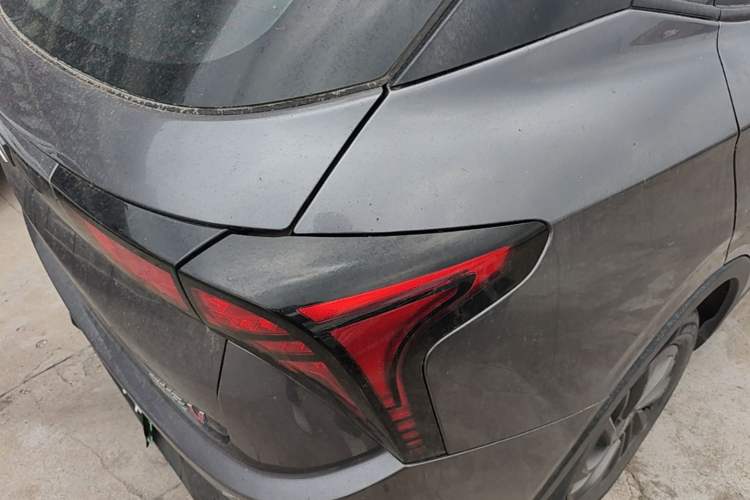 Used NETA V 2021 Standard Range Entertainment Version – Upgraded Model Right Rear Taillight