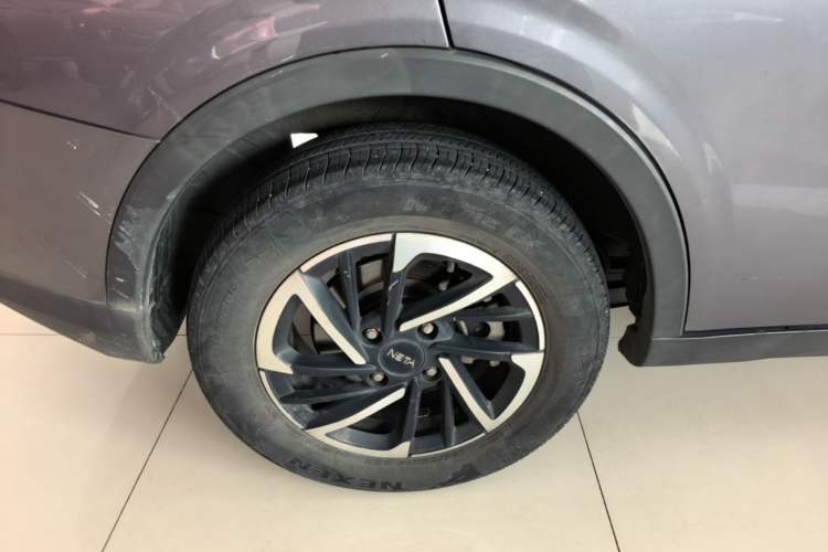 Used NETA V 2021 Long-Range Entertainment Edition Upgrade Model Right Rear Wheel Hub