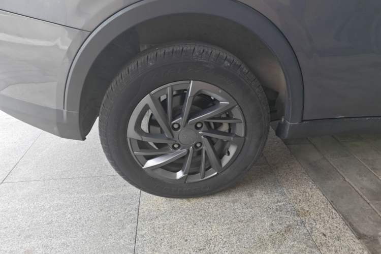 Used NETA V 2021 Standard Range Entertainment Version – Upgraded Model Right Rear Wheel Hub