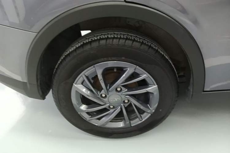 Used NETA V 2021 Standard Range Entertainment Edition Right Rear Wheel Hub