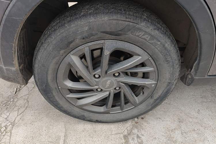 Used NETA V 2021 Standard Range Entertainment Version – Upgraded Model Right Rear Wheel Hub