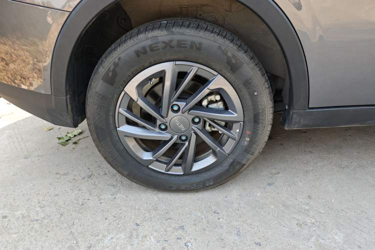 Used NETA V 2021 Standard Range Entertainment Version – Upgraded Model Right Rear Wheel Hub