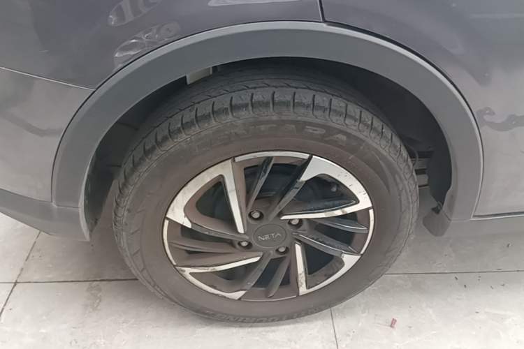 Used NETA V 2021 Long-Range Entertainment Edition Right Rear Wheel Hub