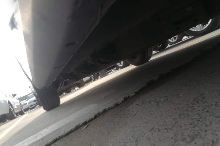 Used NETA V 2021 Long-Range Entertainment Edition Upgrade Model Right Side Sill
