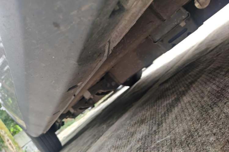 Used NETA V 2021 Long-Range Entertainment Edition Upgrade Model Right Side Sill