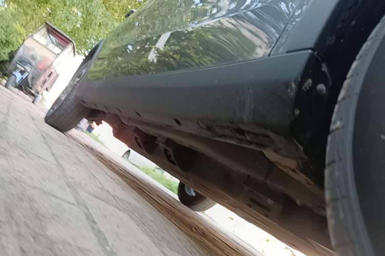 Used NETA V 2021 Long-Range Entertainment Edition Right Side Sill